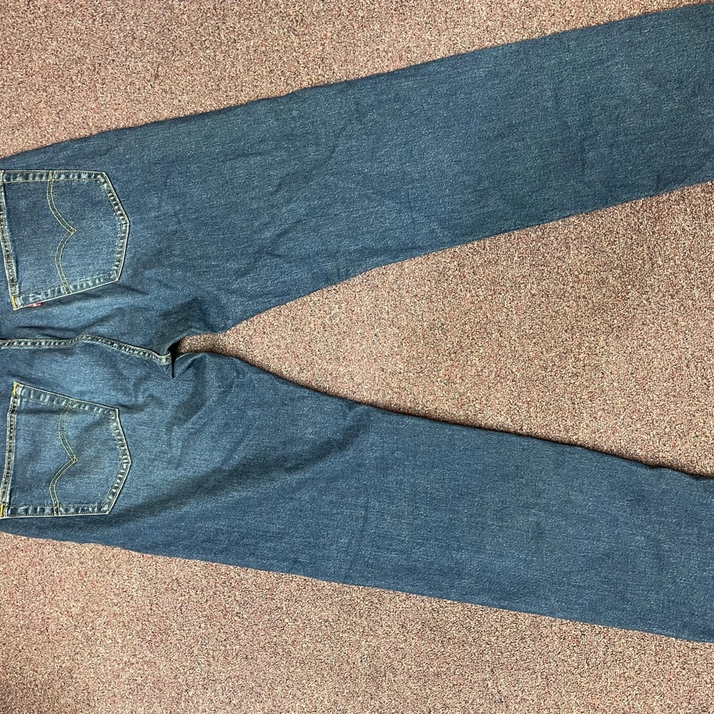 Men’s levi jeans 👖size 36X32 :: great condition